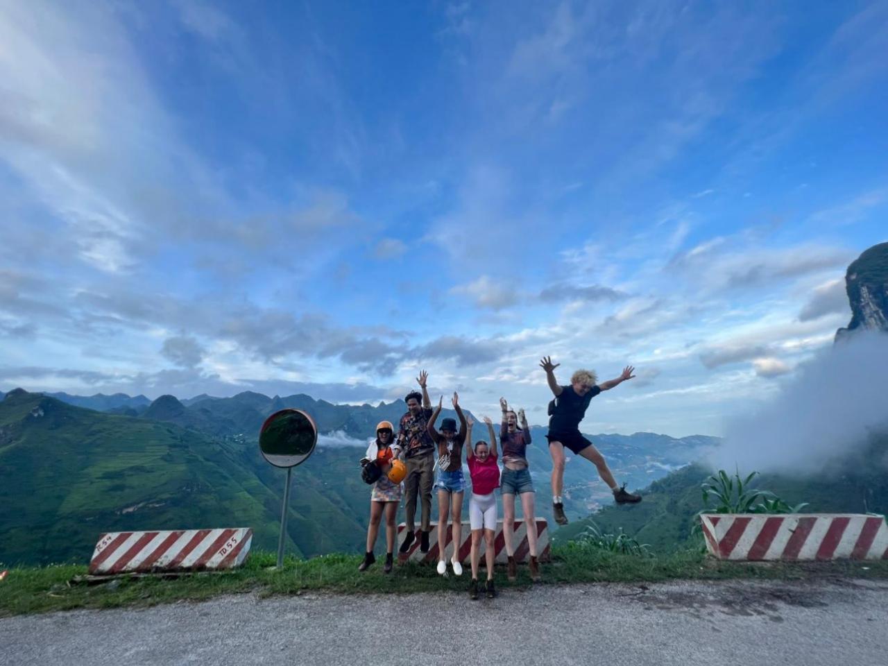 Ha Giang City Hostel Exterior photo